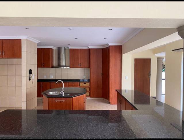 7 BEDROOM PROPERTY TO RENT IN DAINFERN GOLF ESTATE